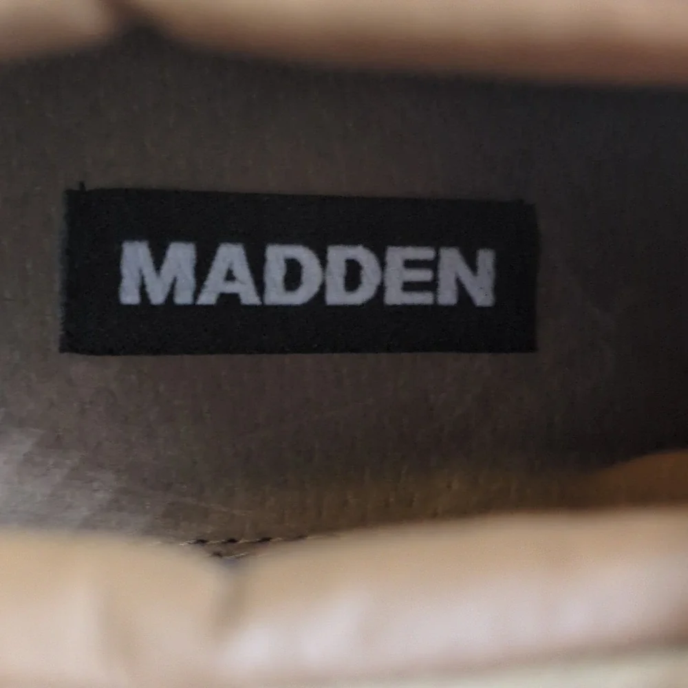 Madden Shoes Mens Dunkit Beige 10 Chukka Boots Faux Suede Ankle Lace Up